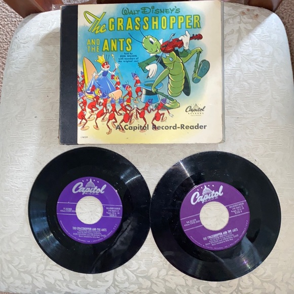 Vintage children’s read along books with a set of 4 sided vinyl records each. - Picture 3 of 7